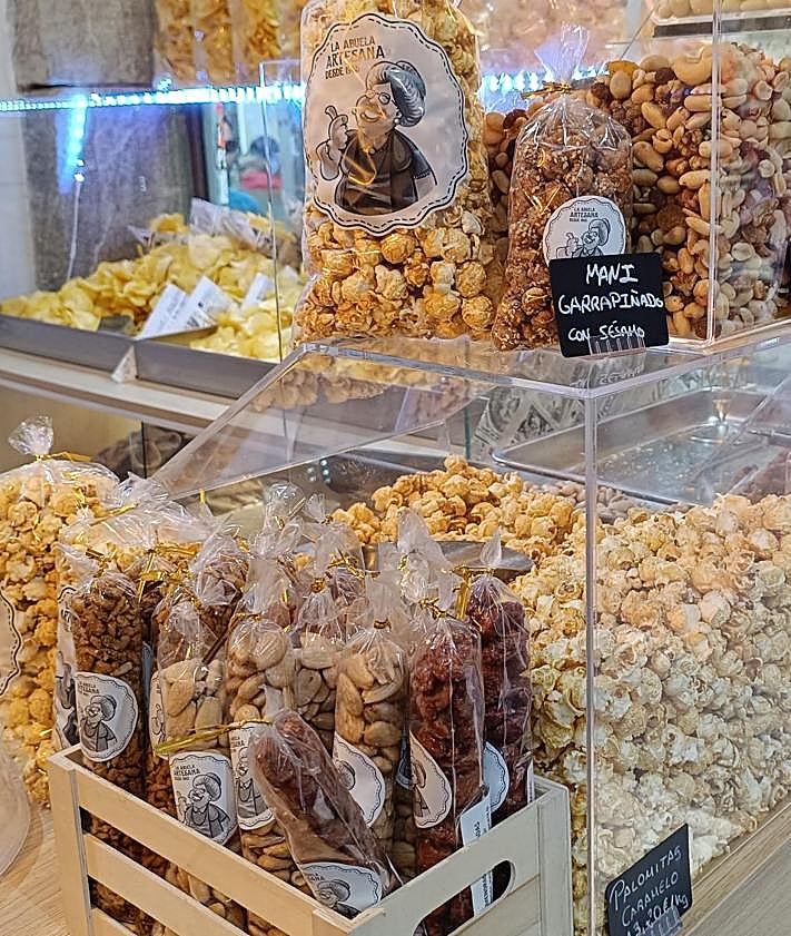 Imagen secundaria 2 - TIenda de Conchifrit en el centro de Granada. 