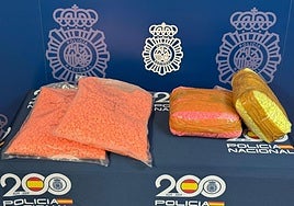 Bolsas de pastillas ilegales intervenidas.