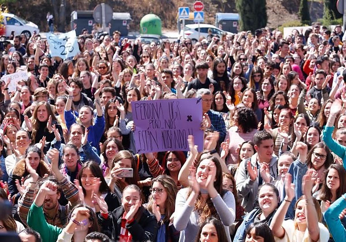 La UGR protocoliza la resolución de casos de acoso en un máximo de 30 días.