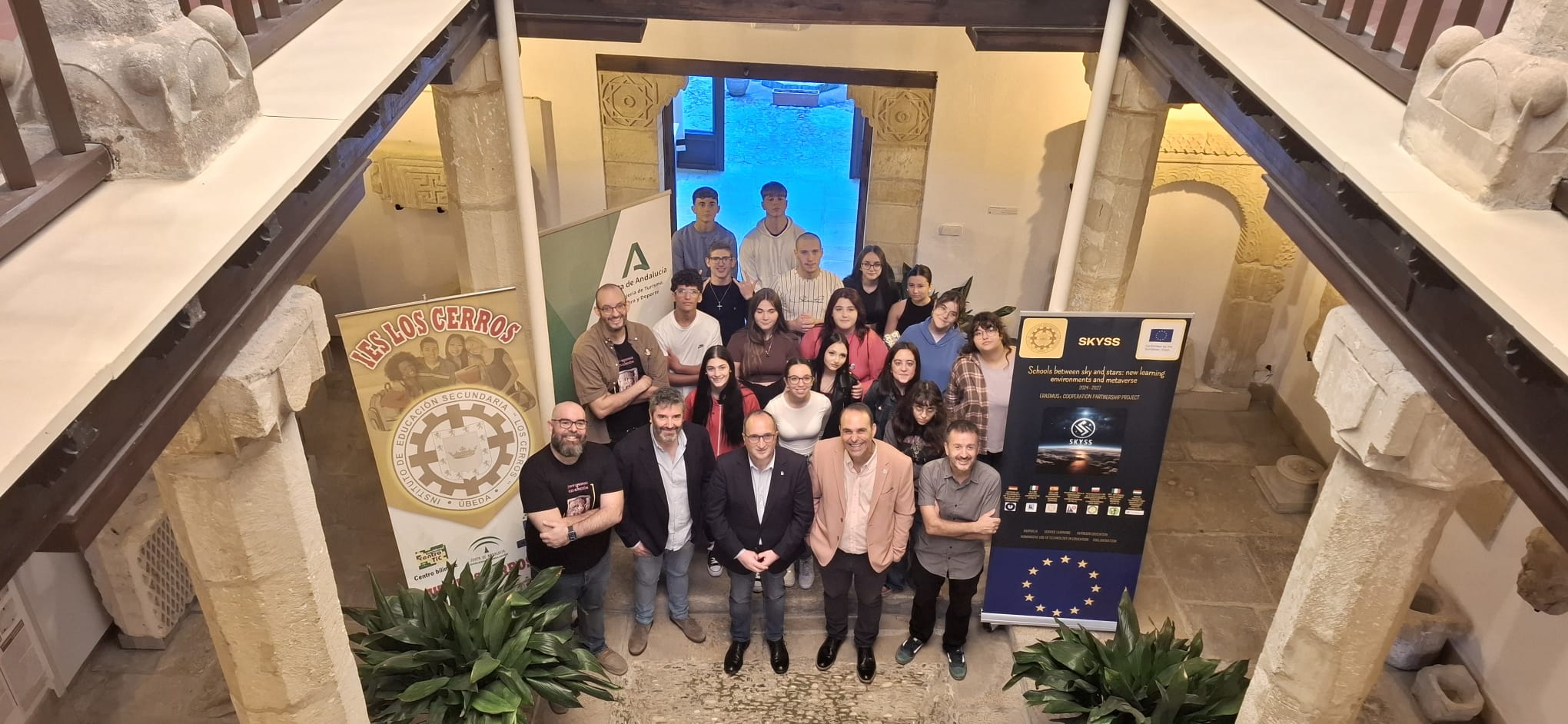 Visita del IES Los Cerros de Úbeda a un espacio cultura dependiente de la Junta.