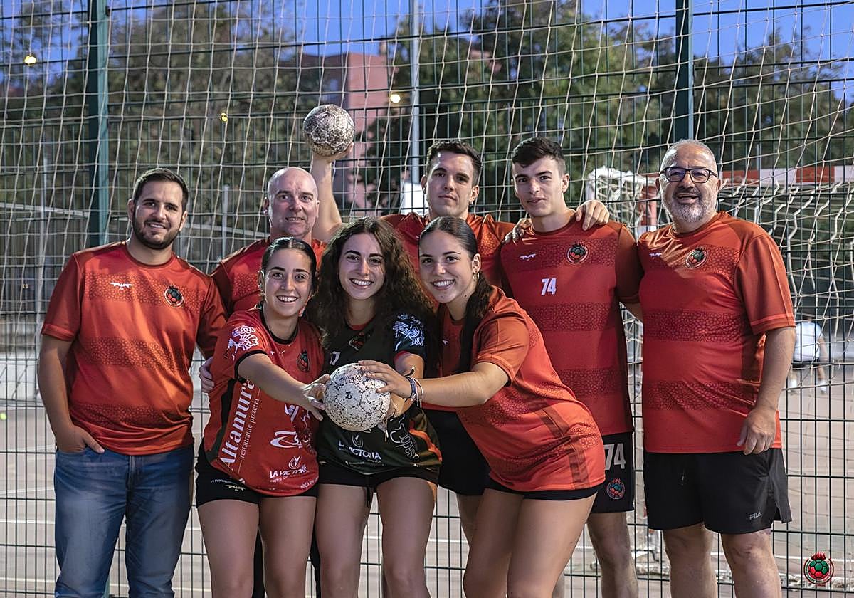 Directiva, cuerpo técnico y parte de los equipos masculino y femenino del Ciudad de Granada.