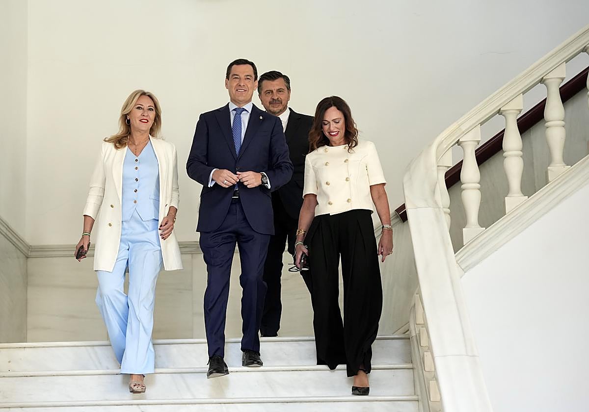 Juanma Moreno, Carolina España y Rocío Díaz