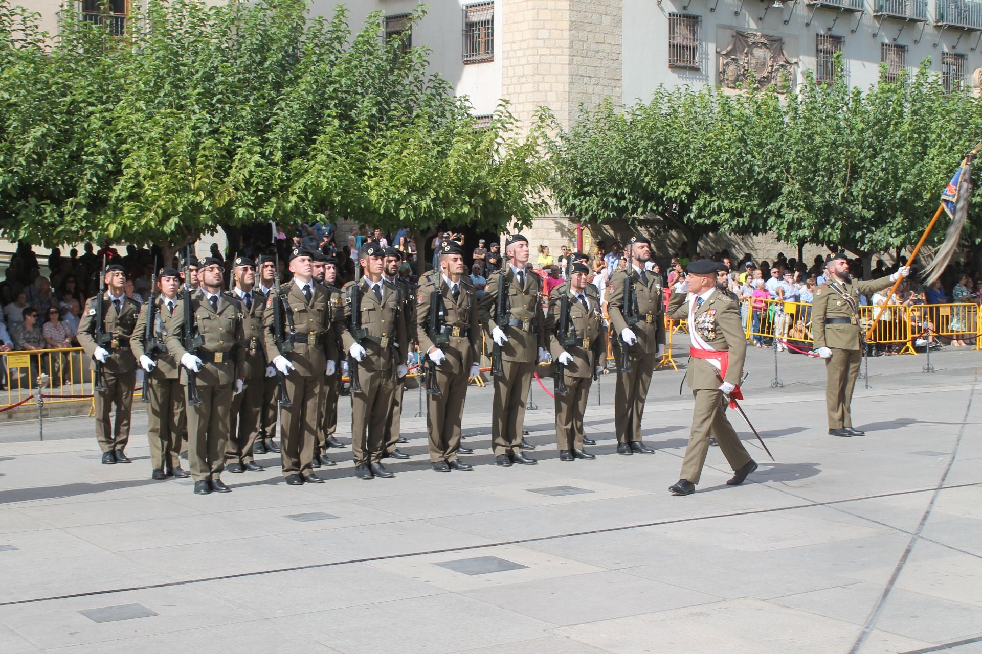Las imágenes de los 450 civiles que juran bandera en Jaén