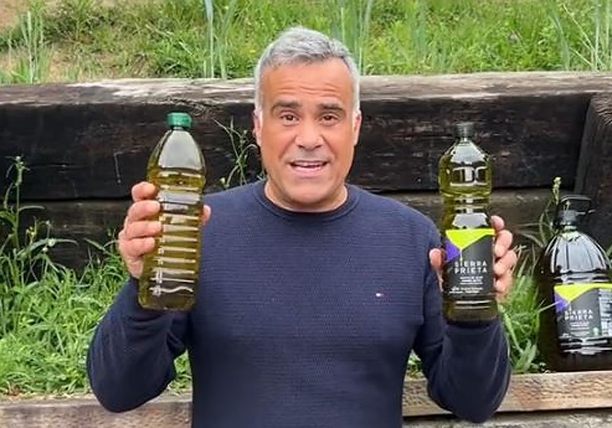 El creador de contenido en TikTok @aceiteadomicilio.