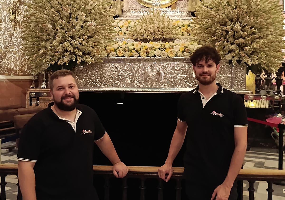 Imagen principal - Los floristas Javier Guerrero y Jesús LIzana