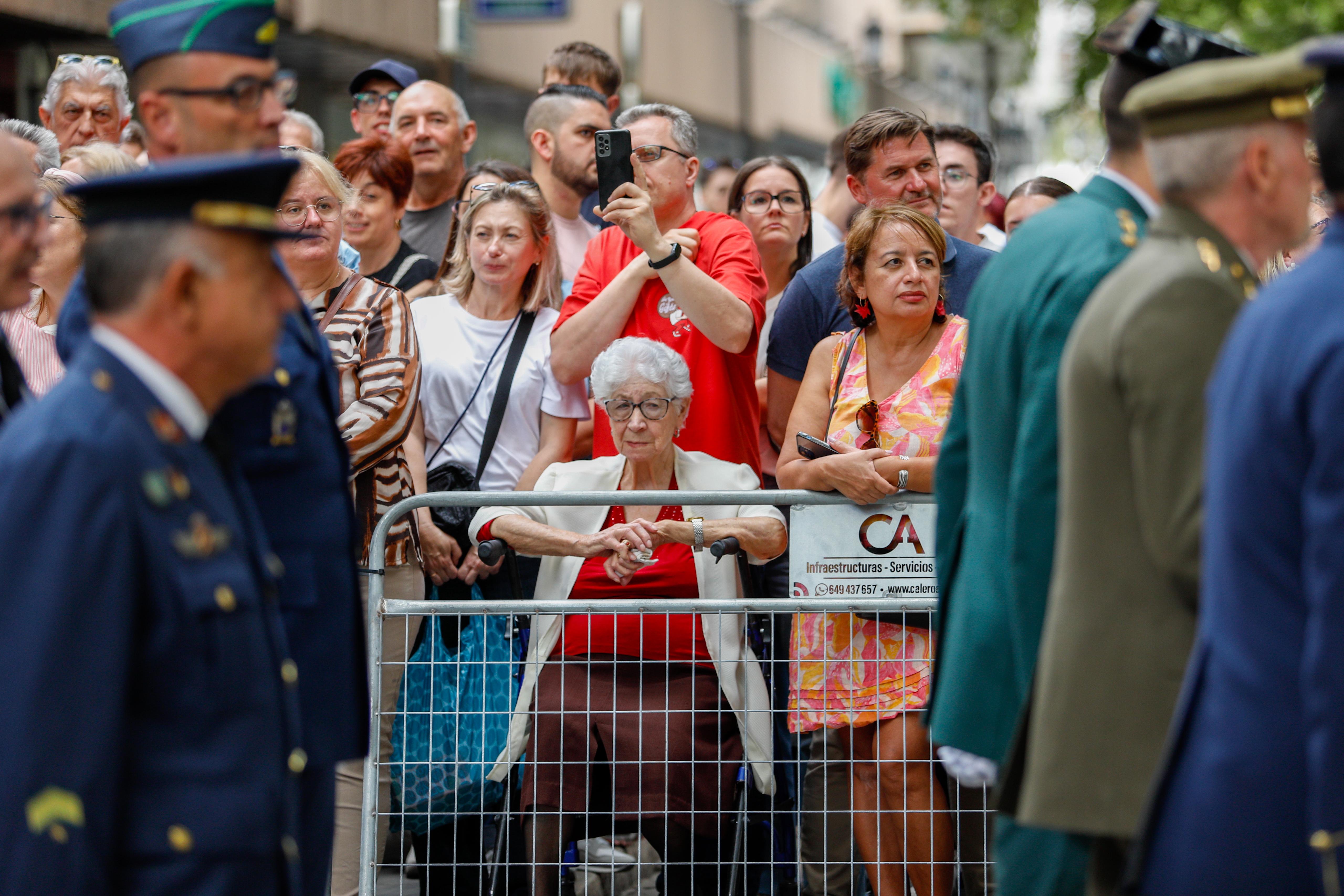 Las imágenes de la procesión de la Patrona por las calles de Granada