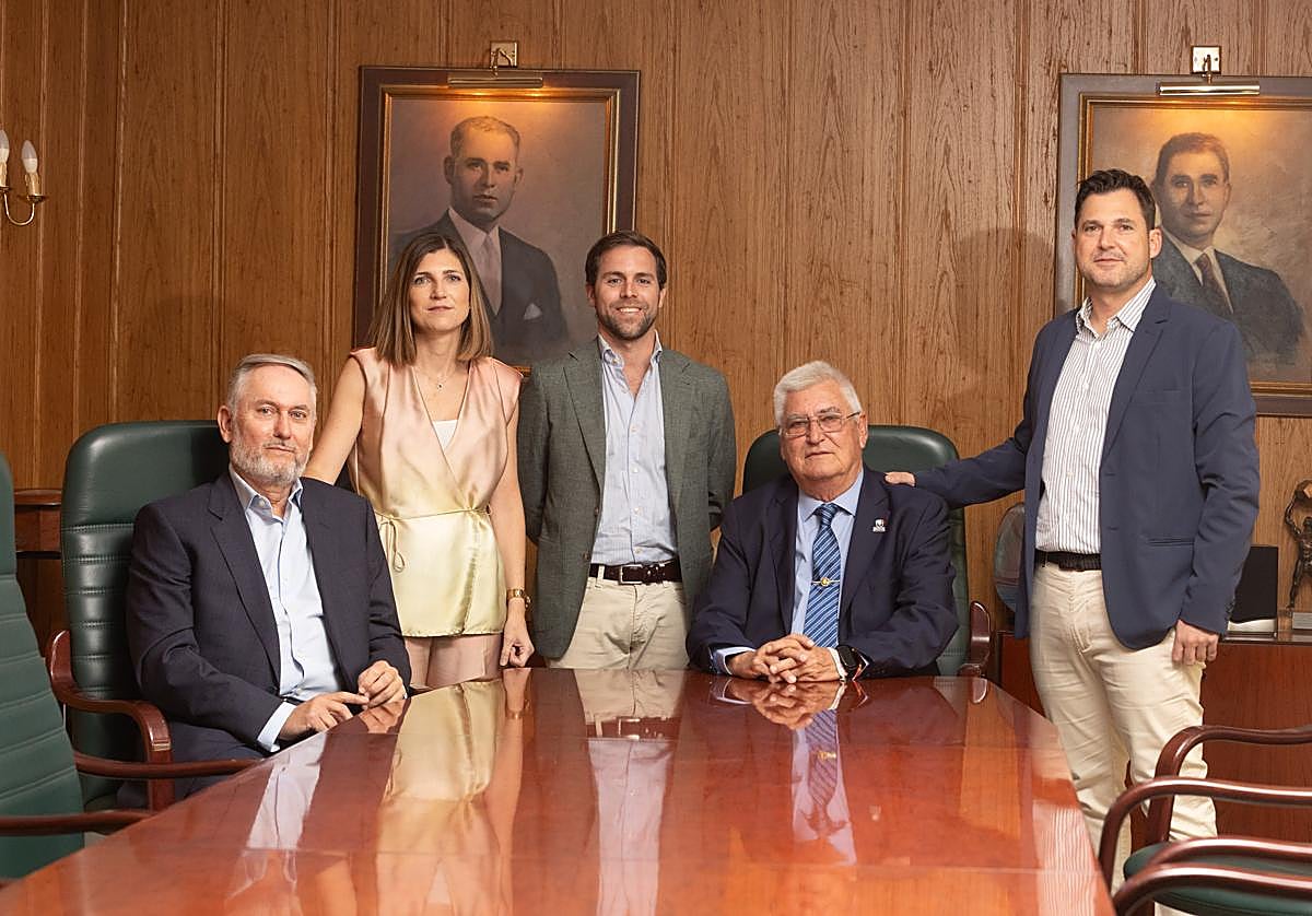 La tercera y cuarta generación de la familia Romero, Joaquín, Ana, Ignacio, Juan y Juanjo