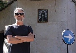 Nacho García, AxisPixel, junto al cuadro de Boabdil en Gran Vía.