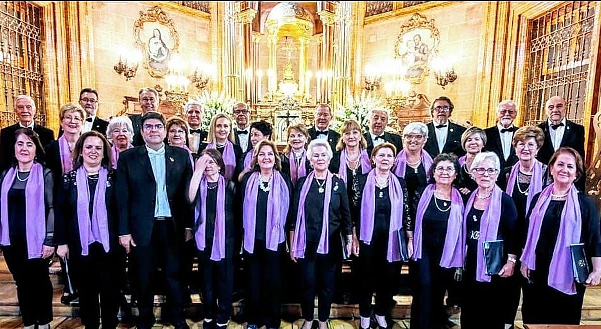 Integrantes del Orfeón Santo Reino de Jaén.