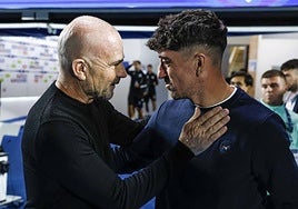 Paco López, a la izquierda, antes del duelo entre Leganés y Castellón.