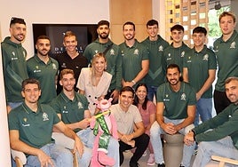 El equipo blanquiverde se 'revisó' la boca por si haqy que morder algún título.