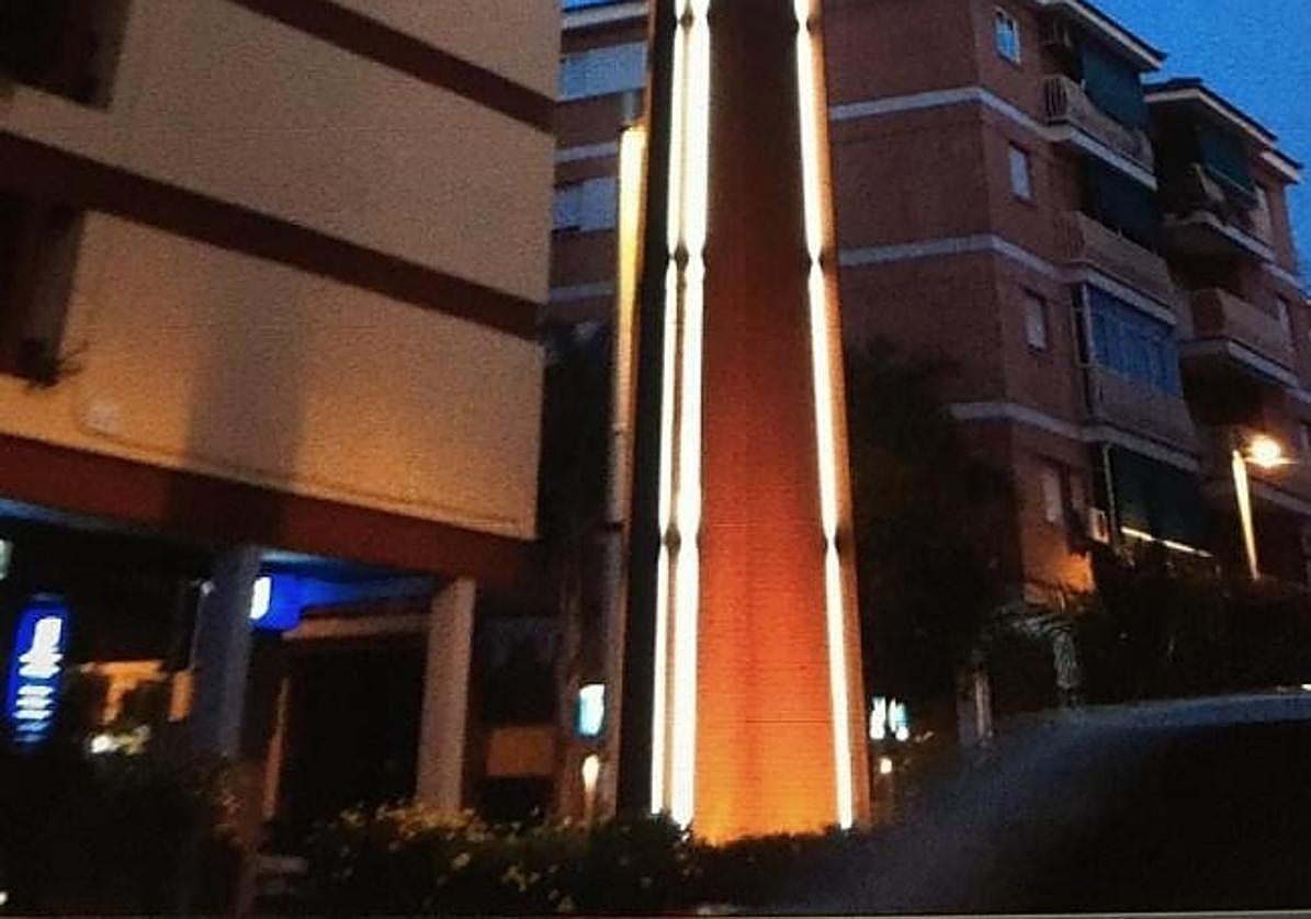 Obelisco que ha provocado la polémica