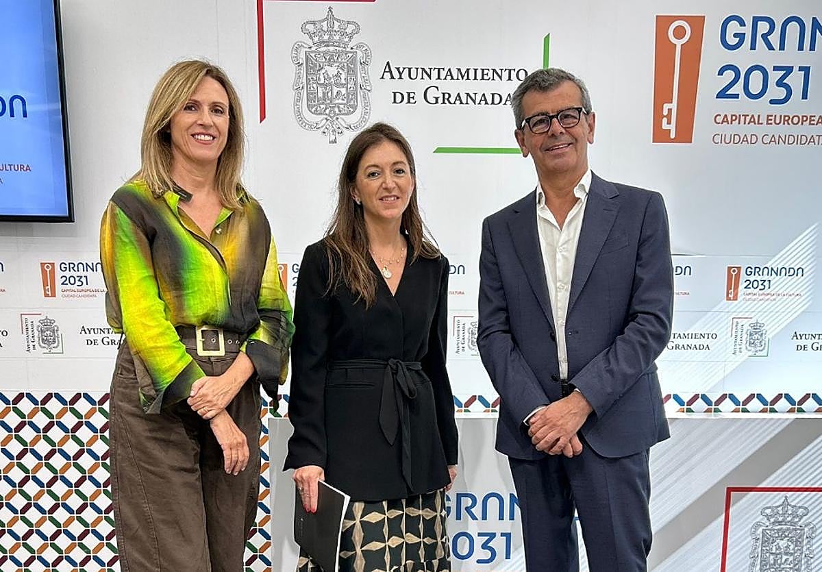 Presentación de la Carroza del Teatro Real en el Ayuntamiento de Granada.