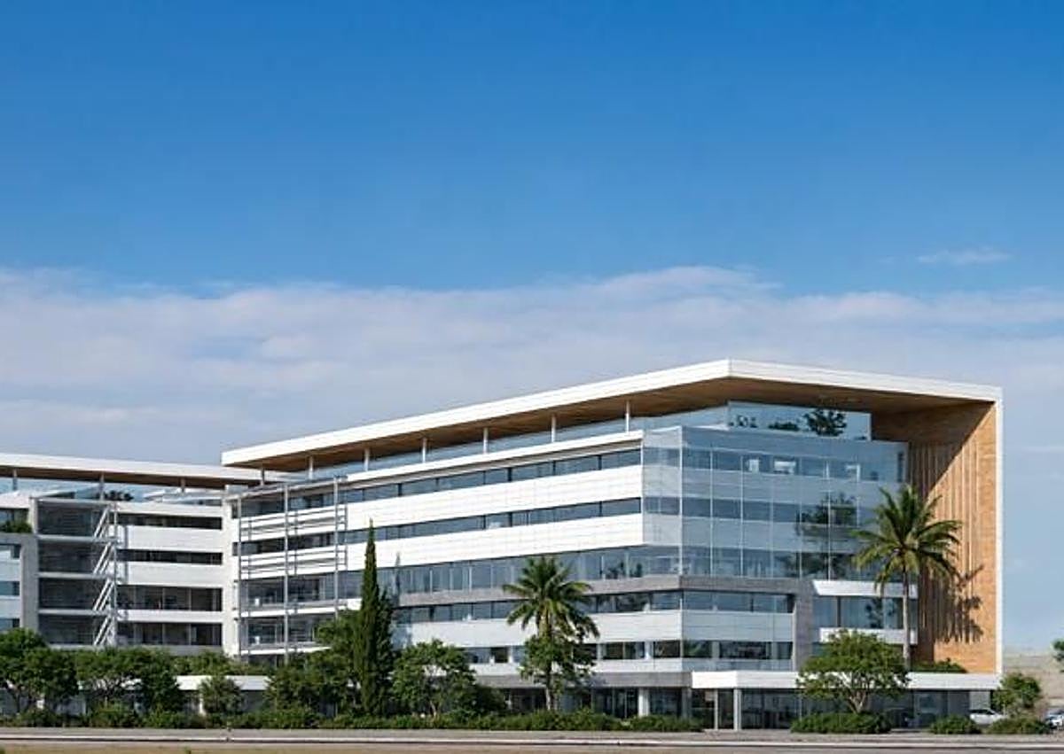 Imagen secundaria 1 - La familia con el pequeño Ricardo y las autoridades en la gala de presentación de la fundación y los bocetos del proyecto.