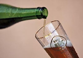 Un experto de The Times señala sus mejores cervezas españolas y la Alhambra 1925 no falta.