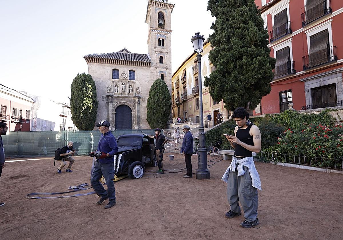 Los Javis transforman Granada para rodar una escena histórica