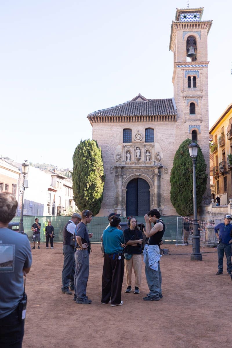 Las imágenes de los Javis en la Plaza de Santa Ana rodando para su nueva película