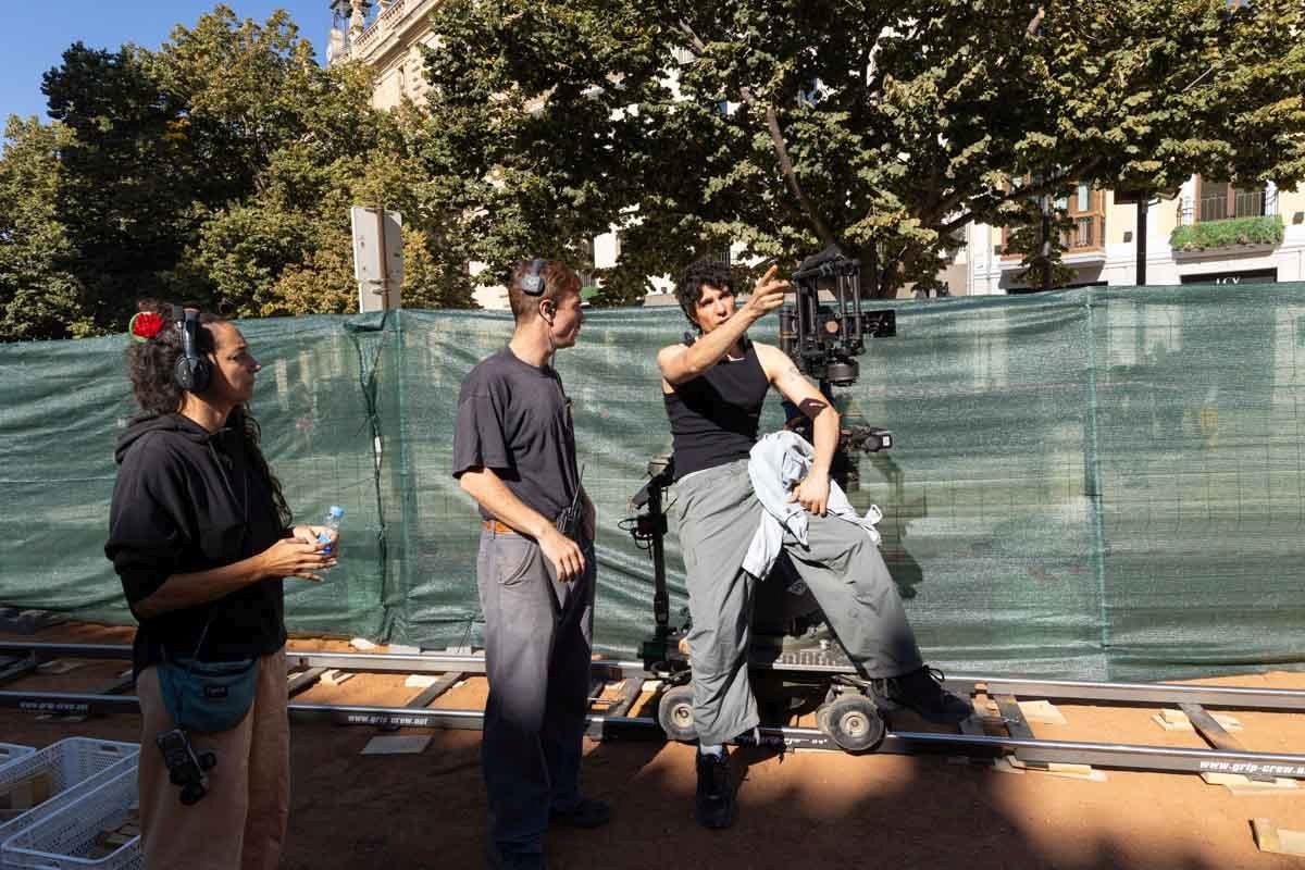 Las imágenes de los Javis en la Plaza de Santa Ana rodando para su nueva película