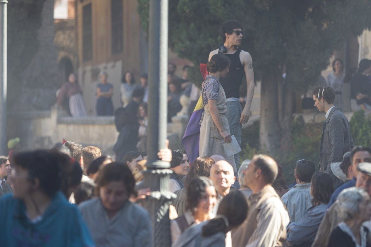 Las imágenes de los Javis en la Plaza de Santa Ana rodando para su nueva película
