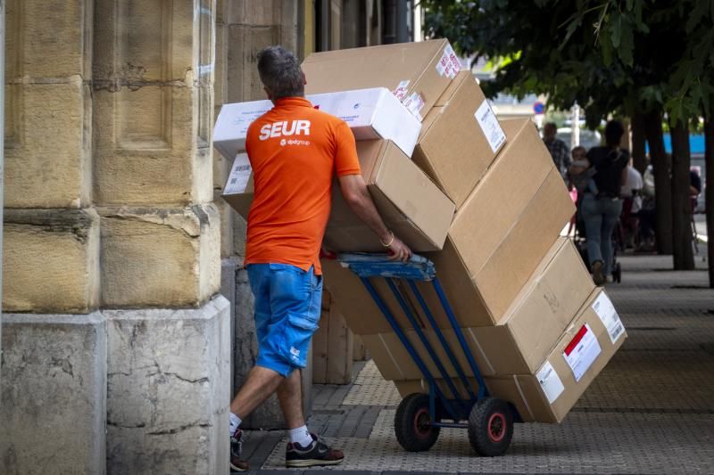 Un repartidor en una imagen de archivo.