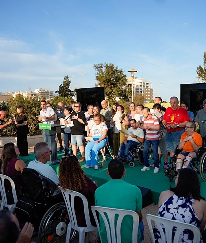 Imagen secundaria 2 - Verdiblanca pone la primera piedra de su nueva sede con el apoyo de Almería