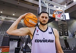 Zach Hankins espera con anhelo su estreno con el Covirán.