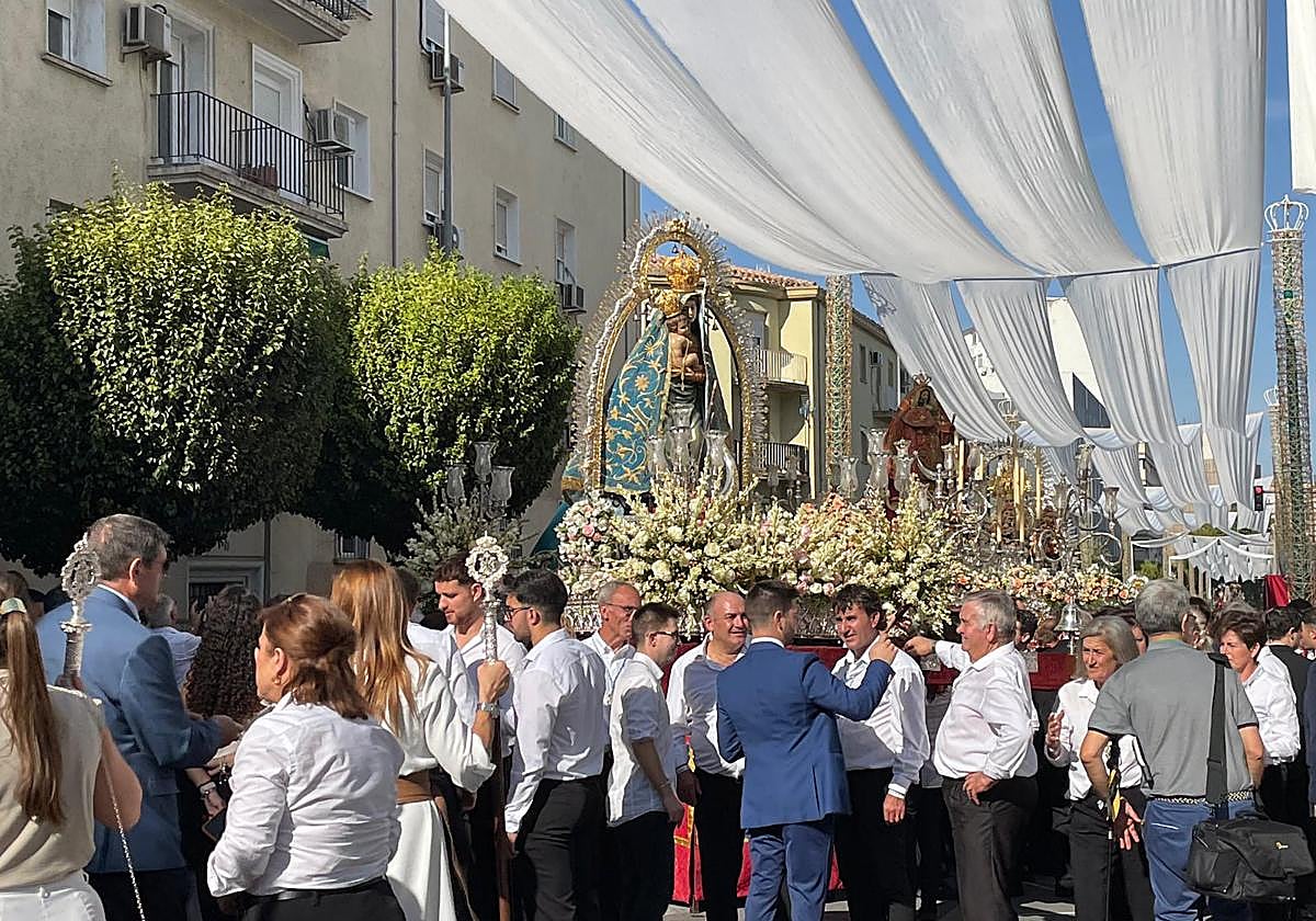 En una jornada como esta, la fe se mezcla con la ilusión por ver procesionar en la capital del Santo Reino a cristos y vírgenes de otros puntos de la Diócesis,