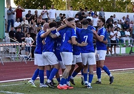 El Maracena celebra uno de sus goles al Sporting de Ceuta.