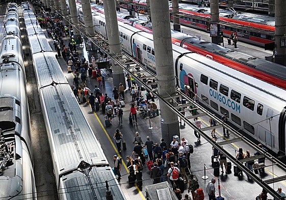 Transportes adjudica el nuevo contrato de mantenimiento eléctrico del corredor ferroviario entre Granada y Madrid