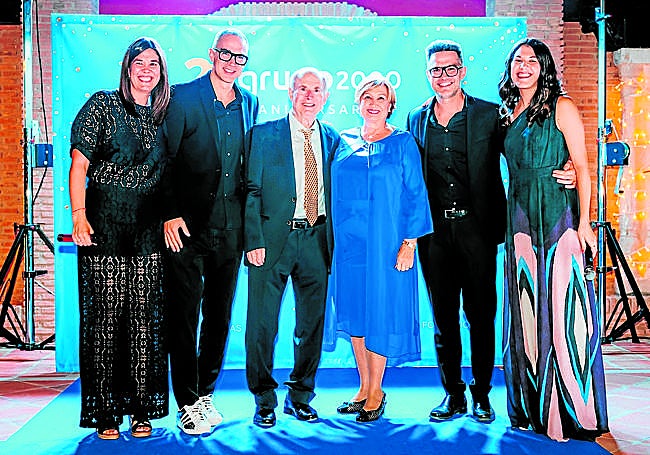 De izquierda a derecha, Eva Cortés, Rubens Cortés, Antonio Cortés, Sensi Cano, Fran Cortés y Sensi Cortés.