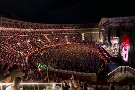 Uno de los conciertos con lleno en la plaza de toros.
