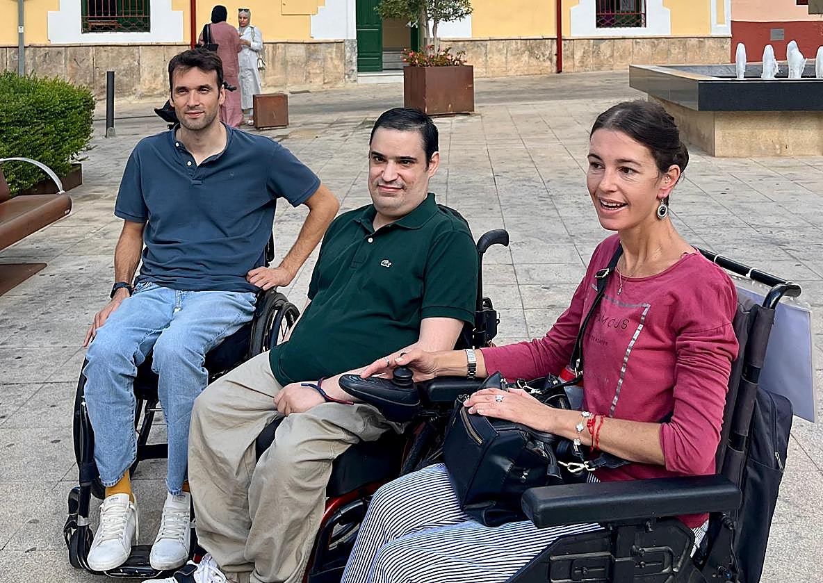 Varios alumnos afectados por la falta de accesibilidad en la Escuela de Adultos de Motril