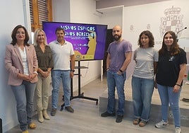 Presentación del Punto Violeta en la feria de la capital.