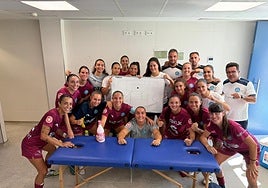 Componentes del CFF Mvrgi celebran la holgada victoria lograda en campo del Málaga CF B.