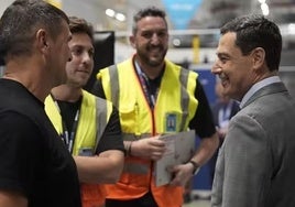 Moreno ha asistido este martes al acto conmemorativo por el quinto aniversario de la apertura del centro de distribución de Amazon, en Dos Hermanas.