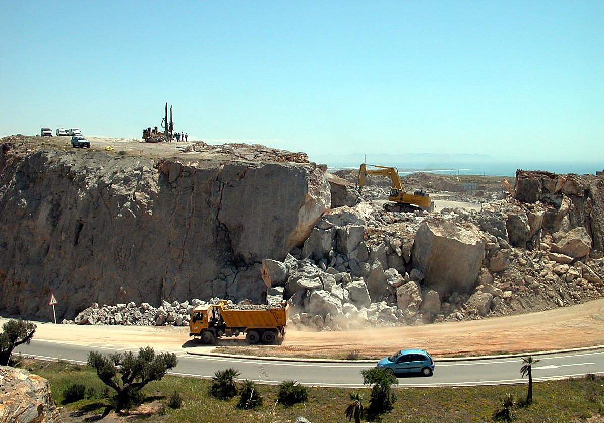 El Puerto de Almería recupera el suelo de Bayyana donde se planteaba un gran área de descanso