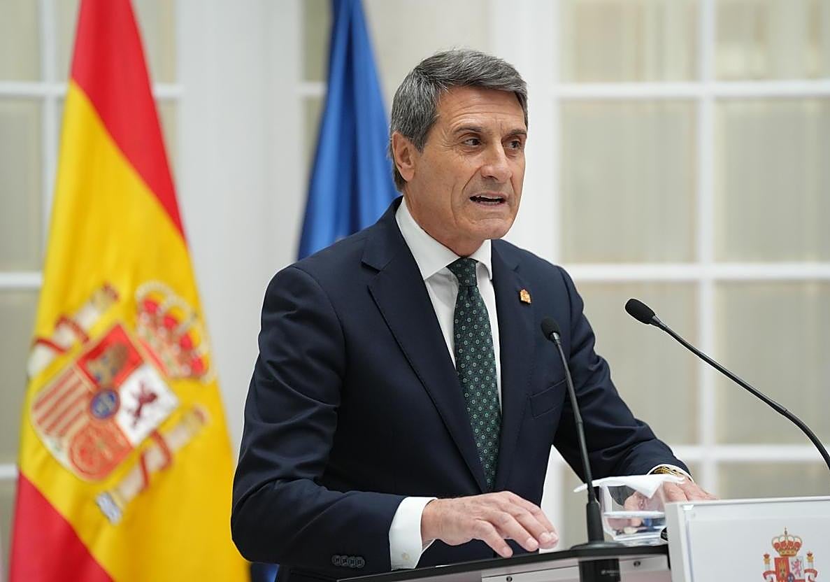 l secretario general del PSOE de Granada, Pedro Fernández.