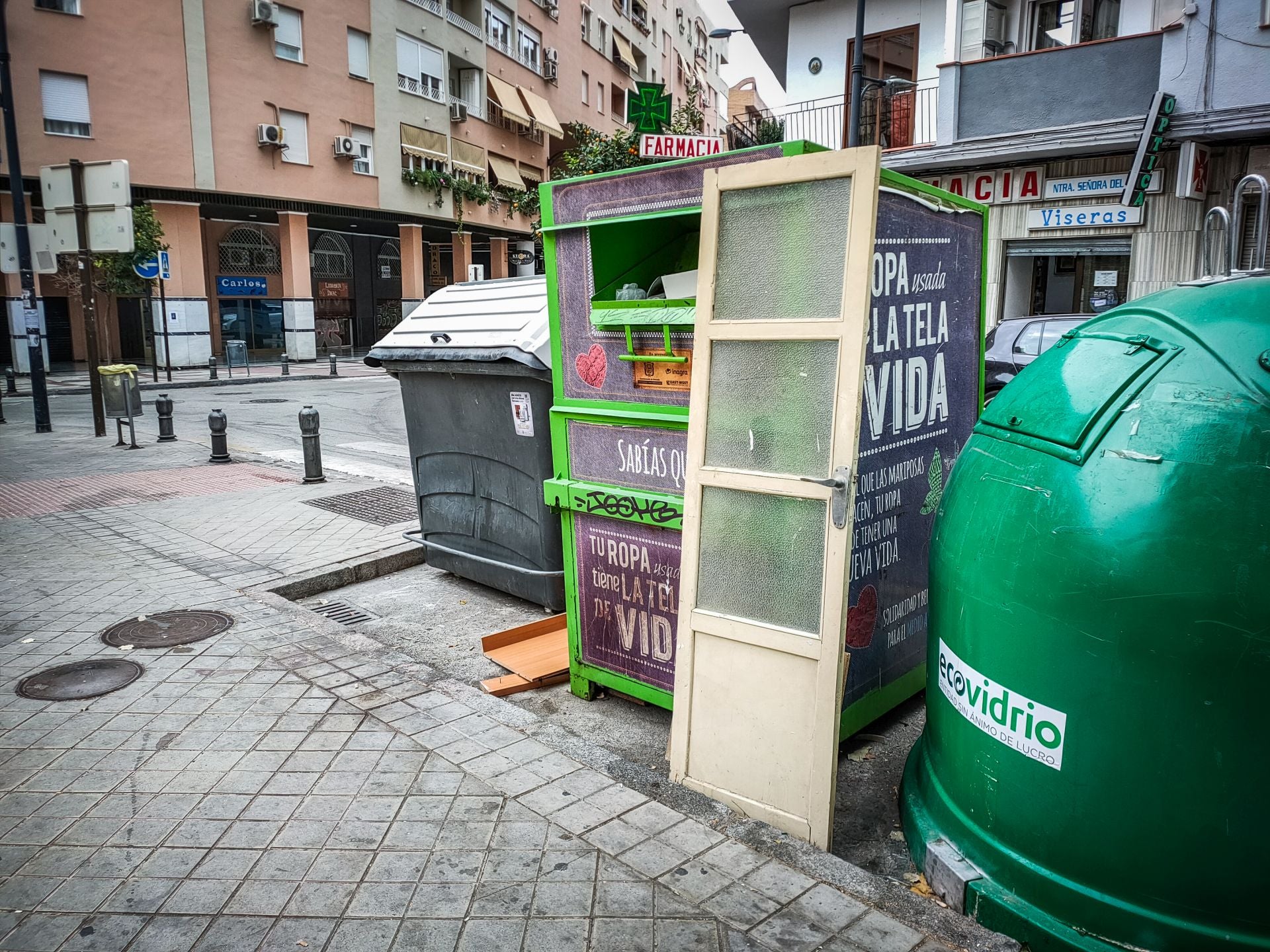 Las claves para solicitar las nuevas bonificaciones para el recibo de la basura de Granada