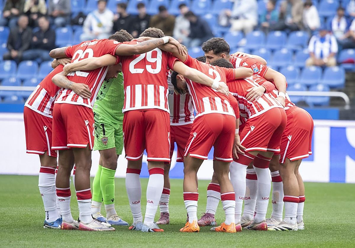 El Almería muestra solidez y equilibrio que empiezan a definir su juego.