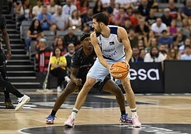 Speight defiende a Vives.