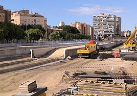 Los andenes empiezan a tomar forma en la estación del AVE de Almería, a un año del final de obra