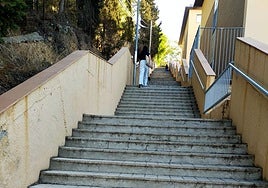 Los 116 escalones rompepiernas para los estudiantes de Granada