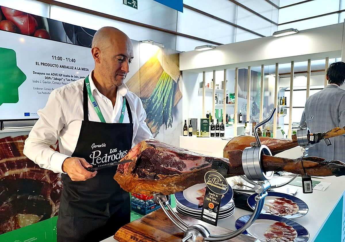 Los alimentos andaluces se promocionan en Gastronomika 2025 como materia prima de excelencia para la alta cocina