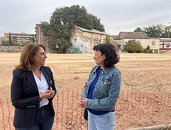 La portavoz del grupo municipal socialista en el Ayuntamiento de Granada, Raquel Ruz, en las inmediaciones del Cortijo de la Mariana.