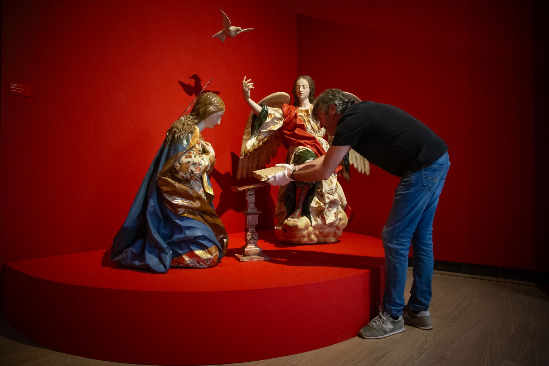 La impresionante exposición con las mejores obras de las universidades de Granada y Sevilla en el Hospital Real