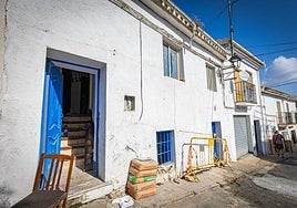 Una de las viviendas que fue okupada por personas que presuntamente han cometido varios robos.