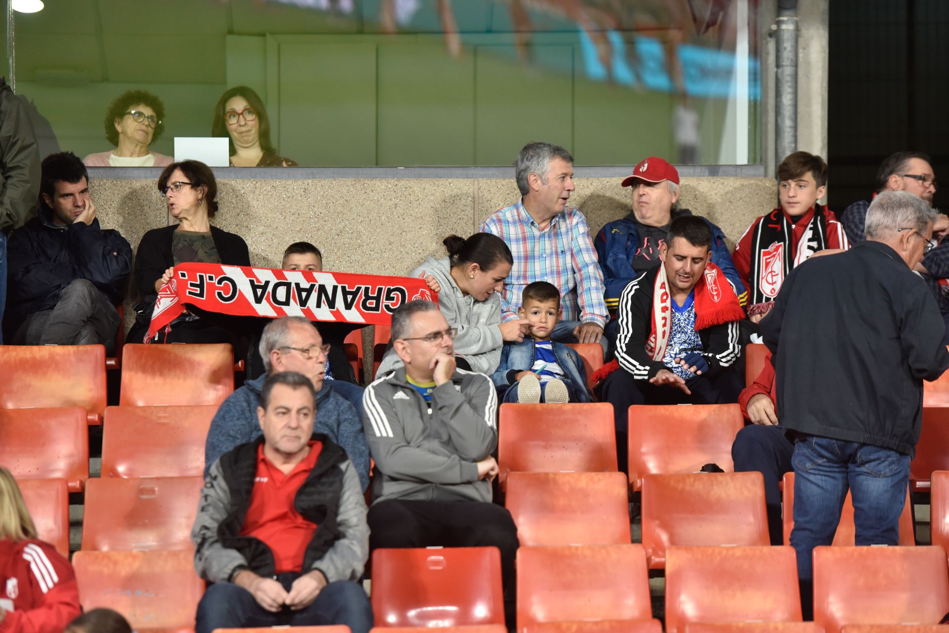 Búscate en la grada del Granada-Las Palmas