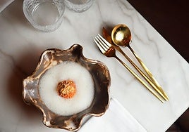 El bombón de coliflor es uno de los platos más reconocidos de Ginés Peregrín.