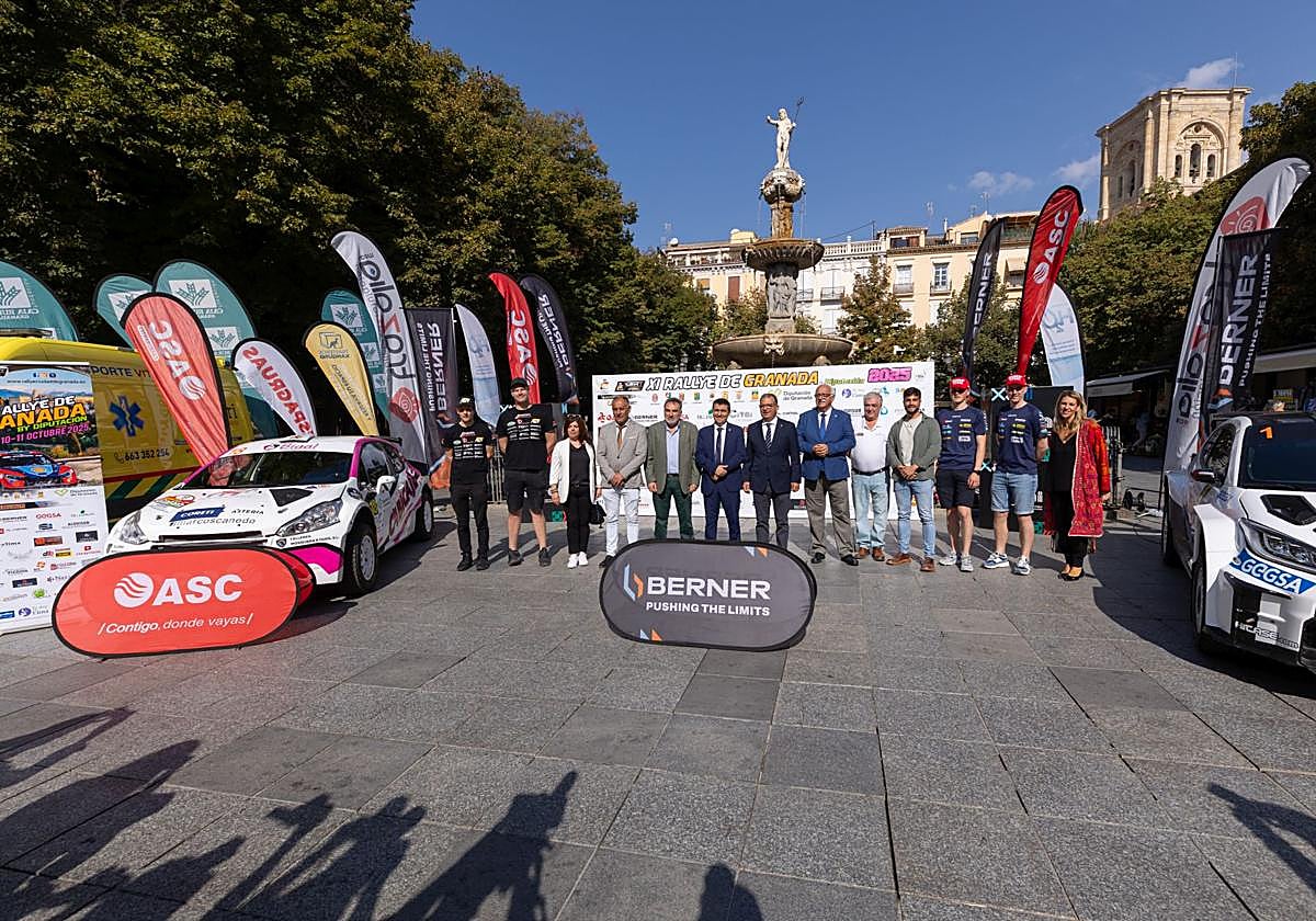 Presentación del Rally de Granada con pilotos, organizadores y autoridades.
