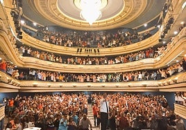 TonI Bright: 20 años llenando teatros de toda España, ahora vuelve a Granada con su show
